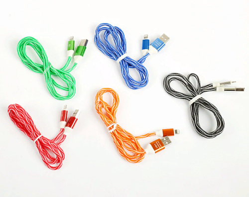 Шнур для зарядки и передачи данных LuazON USB - iPhone 5,6,7 метал. оплётка, 1м, золото  2360713