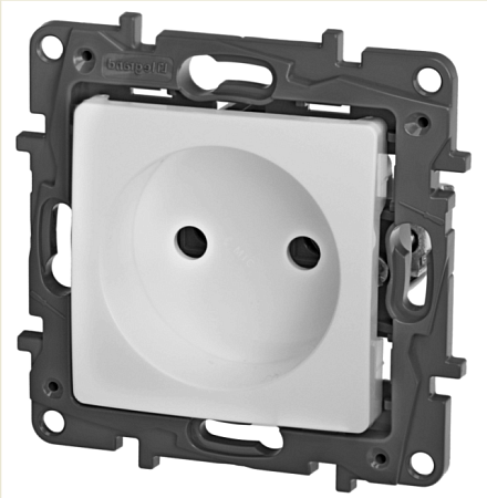  Розетка "Legrand" Etika белая 1м б/з 672220 без рамки  